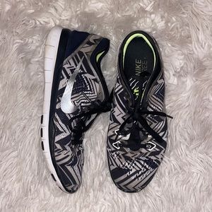 Nike free runs! 🖤